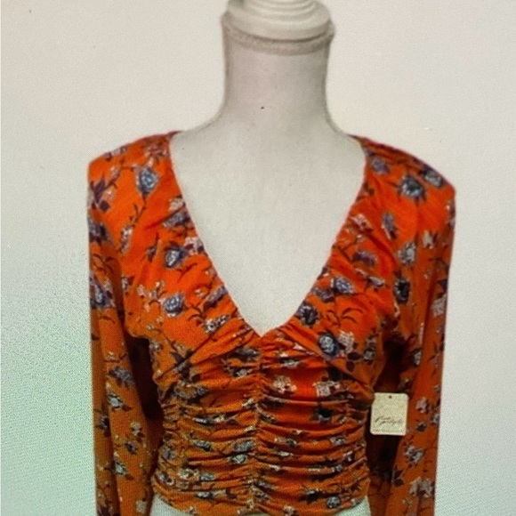 Free People Floral Crop Orange Top P2P 18” Length 10” front, 17” back. SIZE XS - Picture 3 of 10